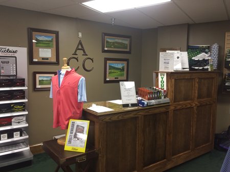 Golf Displays - The Highland Golf Club Display - Golf Display - Pro Shop  Displays